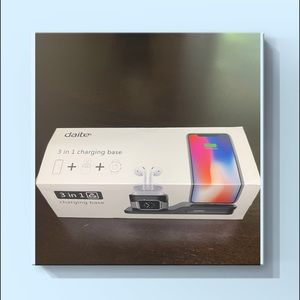 The Best Apple iPhone & AirPod Nightstand